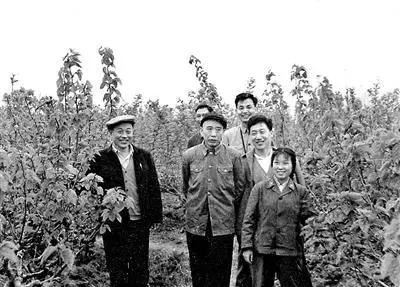 郭小川诗选朗诵,郭小川50-70年代诗歌