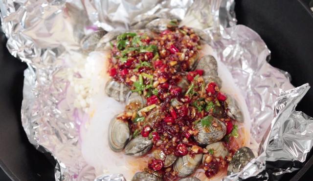 锡纸花甲粉最简单的做法,锡纸花甲粉怎么做很好吃