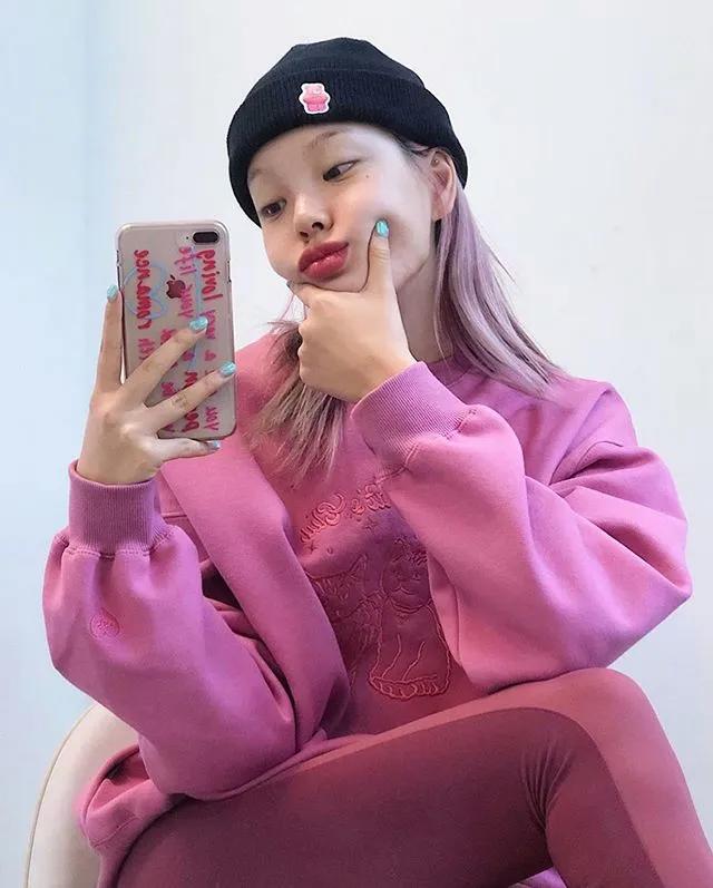 韩国今年流行什么卫衣色,韩国小众平价卫衣