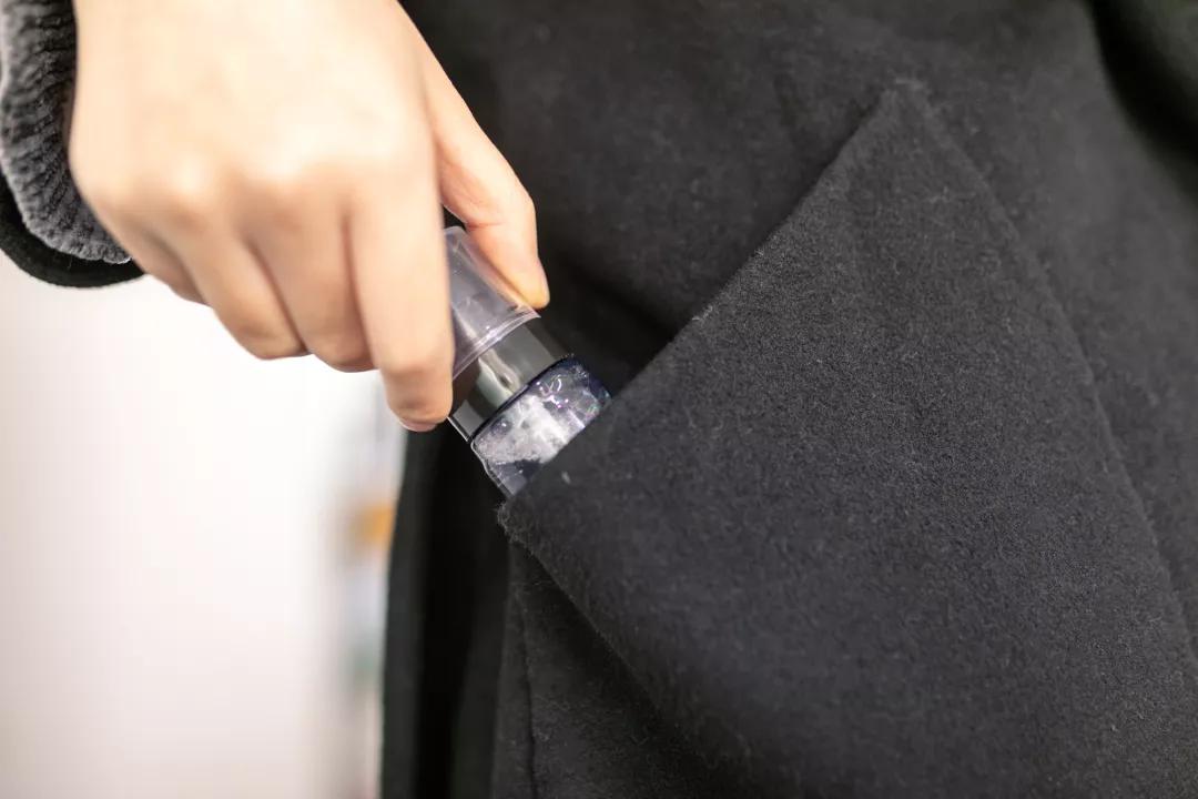 还在担心“脚臭”影响个人形象?黑科技喷雾一喷,24小时无味干爽