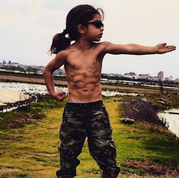 伊朗6岁腹肌男孩,伊朗帅哥腹肌