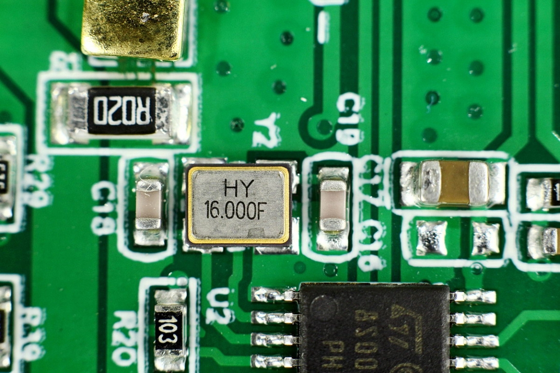 yeelight无线充电夜灯拆解,拆解cyansky手电筒