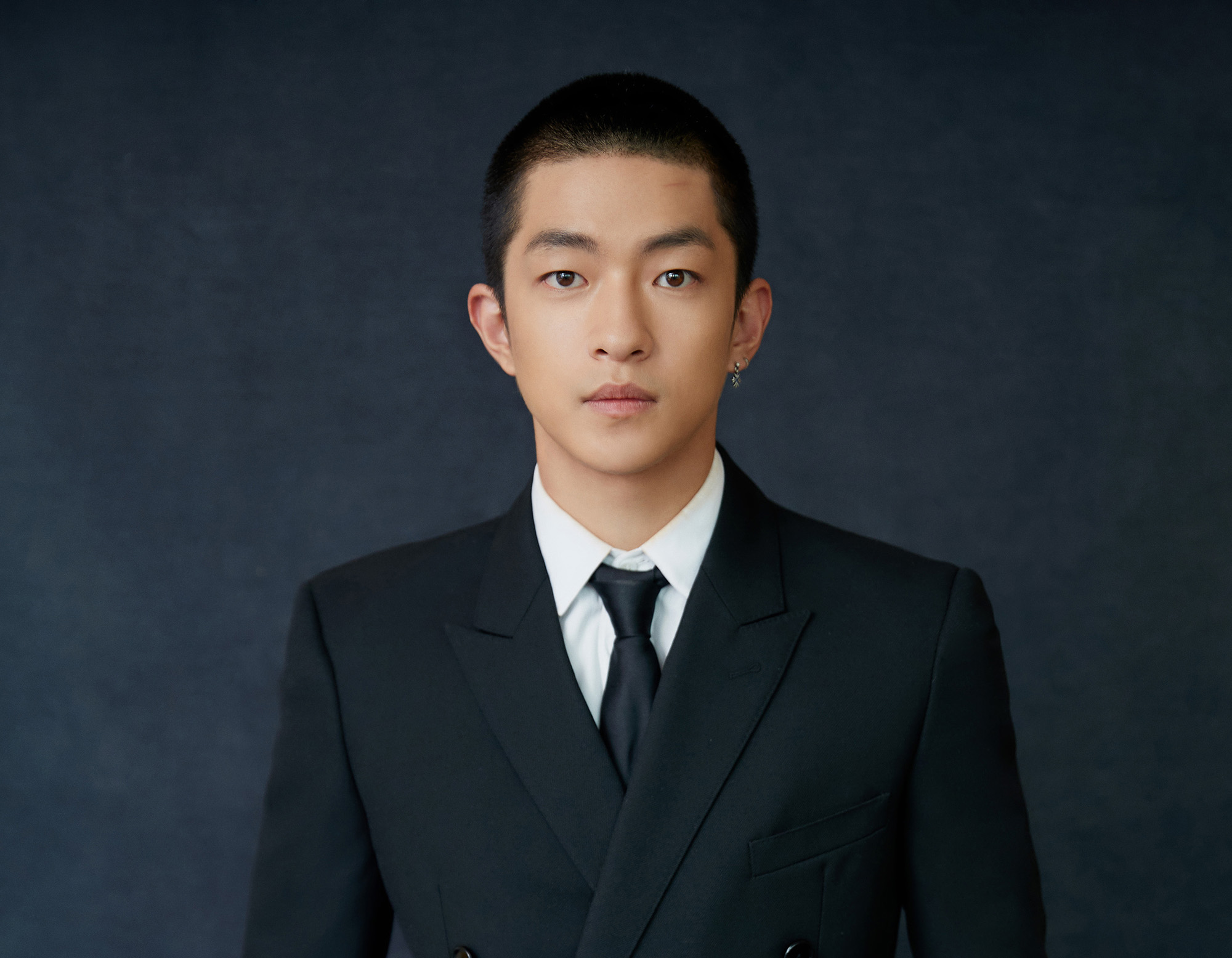 *欲色**熏心！明知“玩弄女性”会翻车，为何还有男星“自取灭亡”？