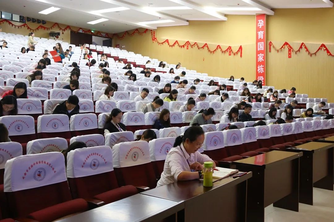 绝不凭感觉教书！实外五龙山每堂课、每道题背后必有理论做支撑