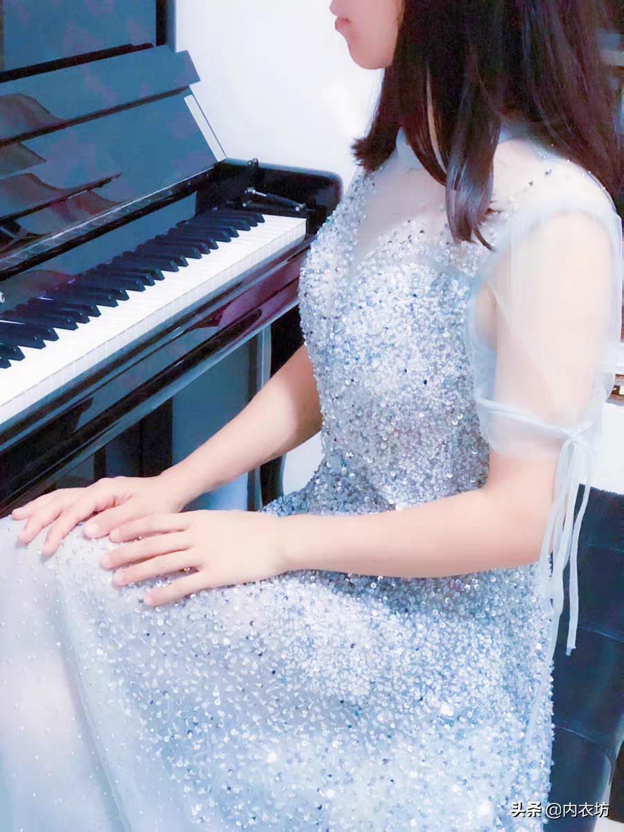 胸贴的隐形肩带只有两条怎么弄,胸贴的透明肩带怎么往上扣