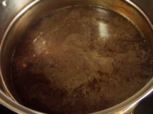 卤汤发浑怎么解决,卤汤总是糊底怎么回事