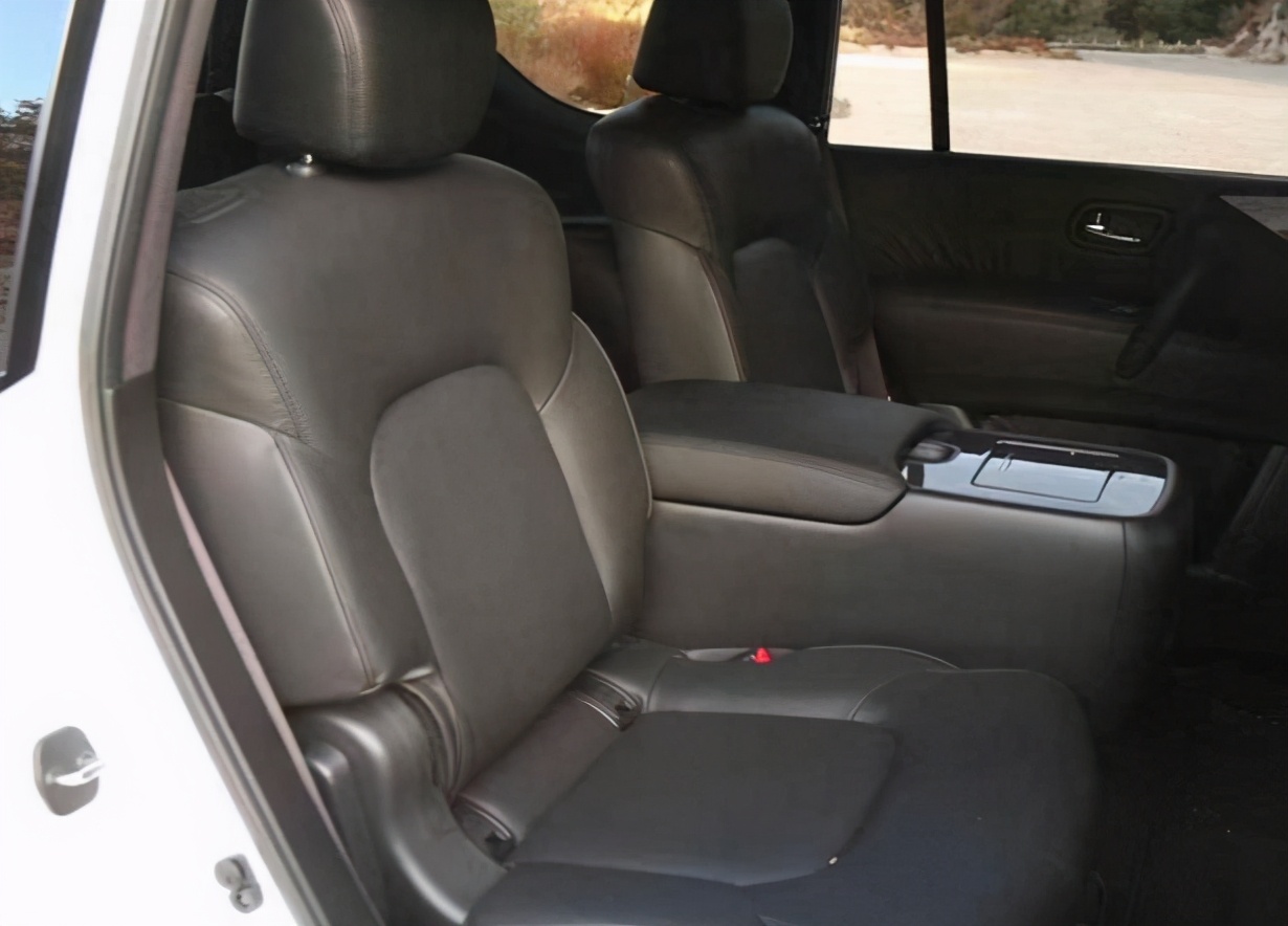 2022款日产途乐全部配置讲解,威武大气的造型新款日产途乐实车