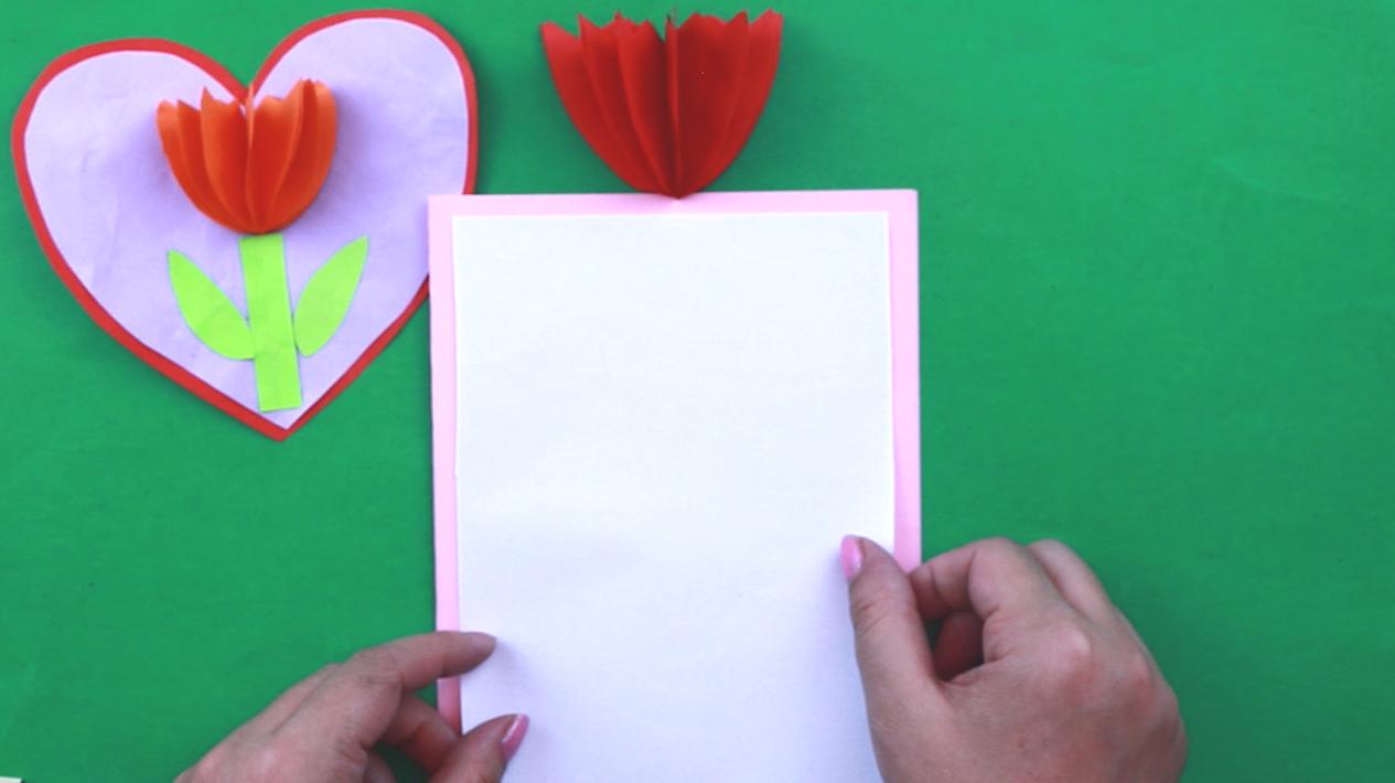 38女王节幼儿手工贺卡,亲子手工三八妇女节折叠花朵贺卡