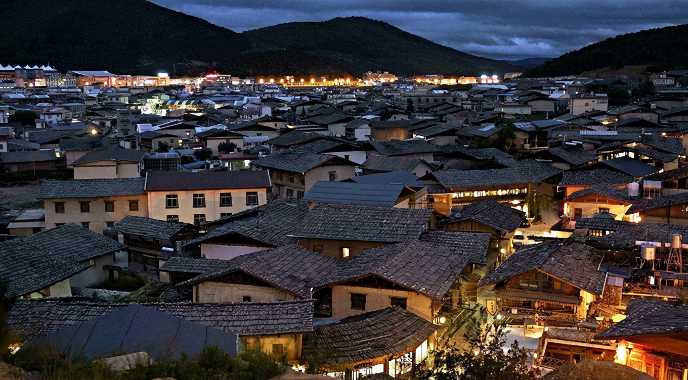 从香格里拉到德钦沿途有什么景点,云南香格里拉旅游攻略必去景点