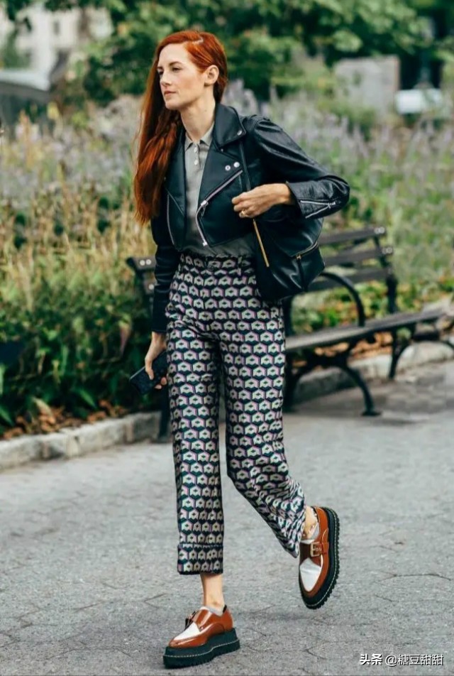 今年最流行靴子裤子,今年流行什么样的靴子裤