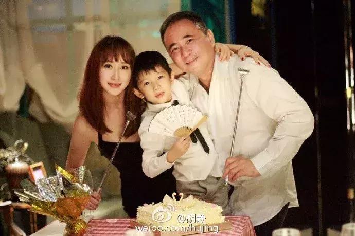 从明星到阔太李嘉欣奋斗了20年,豪门阔太李嘉欣复出捞金