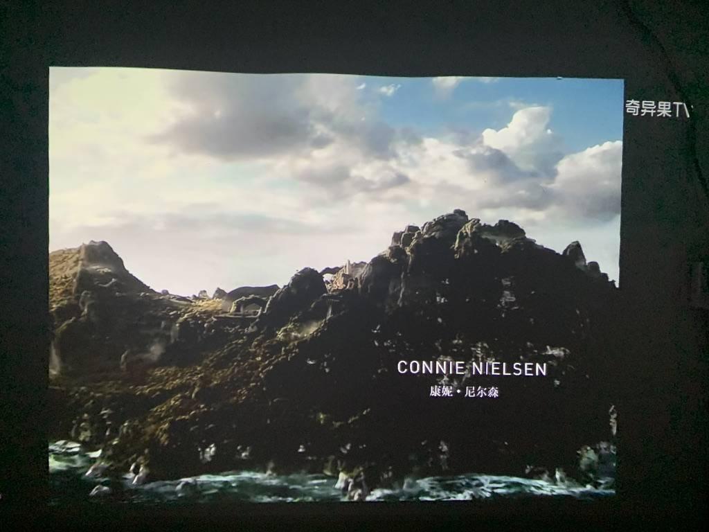 坚果智慧墙o1投影仪真的好吗,坚果智慧墙o1pro硬屏白天投影效果