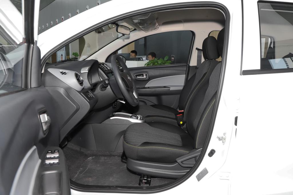 装底盘装甲的好处和坏处,车子有必要喷底盘装甲吗