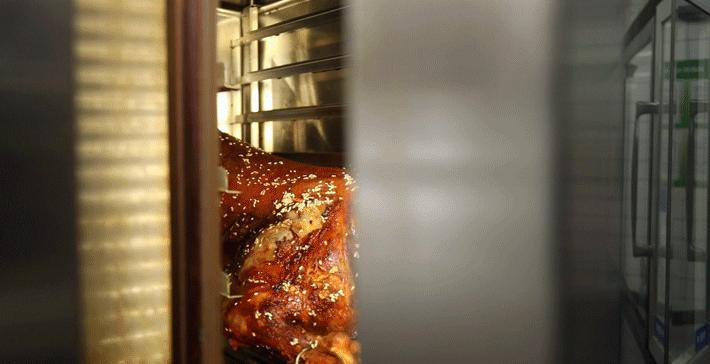 木屋烧烤烤全羊价格表,木屋全羊烧烤