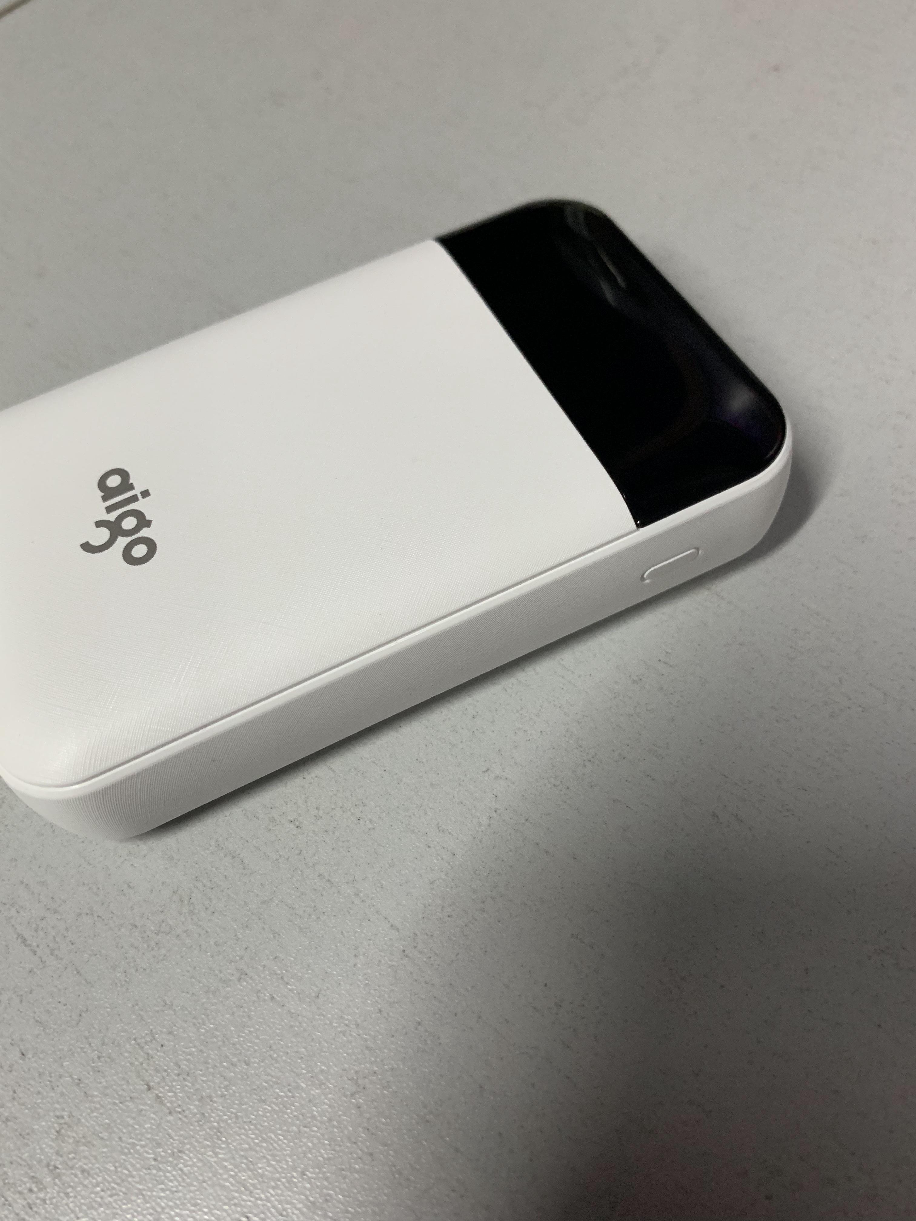 爱国者移动电源1万毫安快充版,爱国者10000移动电源怎么样