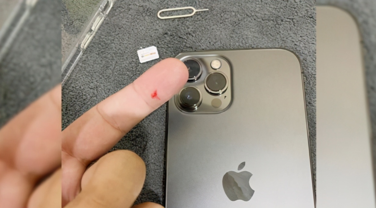 泰国一男子因被iphone12手机割破手指发帖惹果粉怒怼