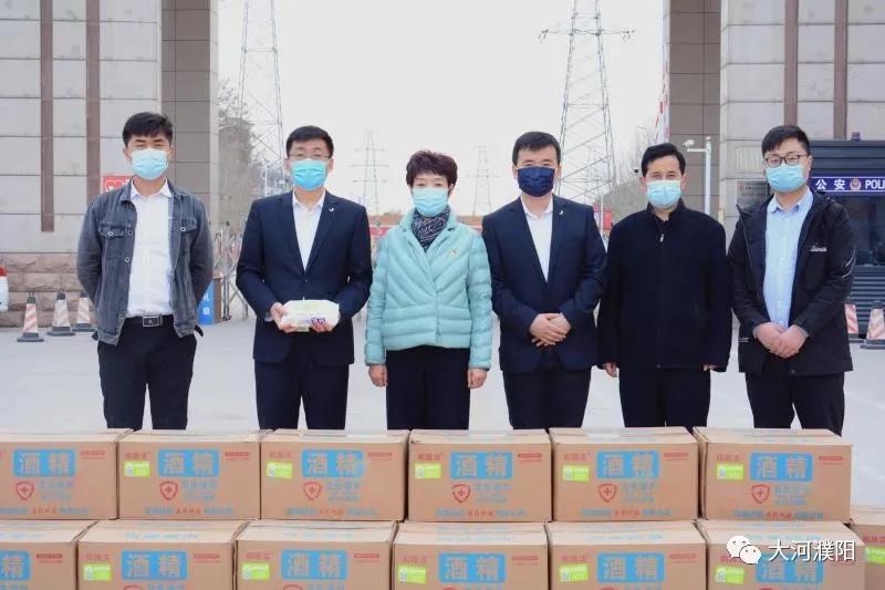 爱心企业向疫情防控一线捐赠物资,爱心企业捐献物资助力疫情防控