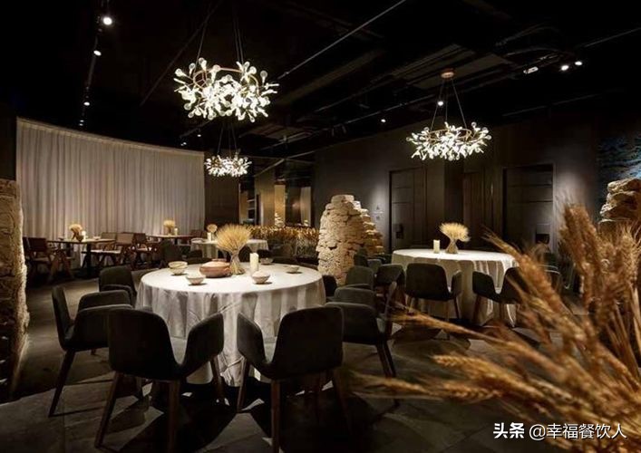 大众点评品类榜首!这家“土到极致”的湘菜馆是如何做到的?