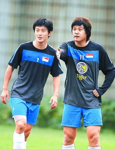 国足归化李玮峰,李玮锋谈归化球员表现