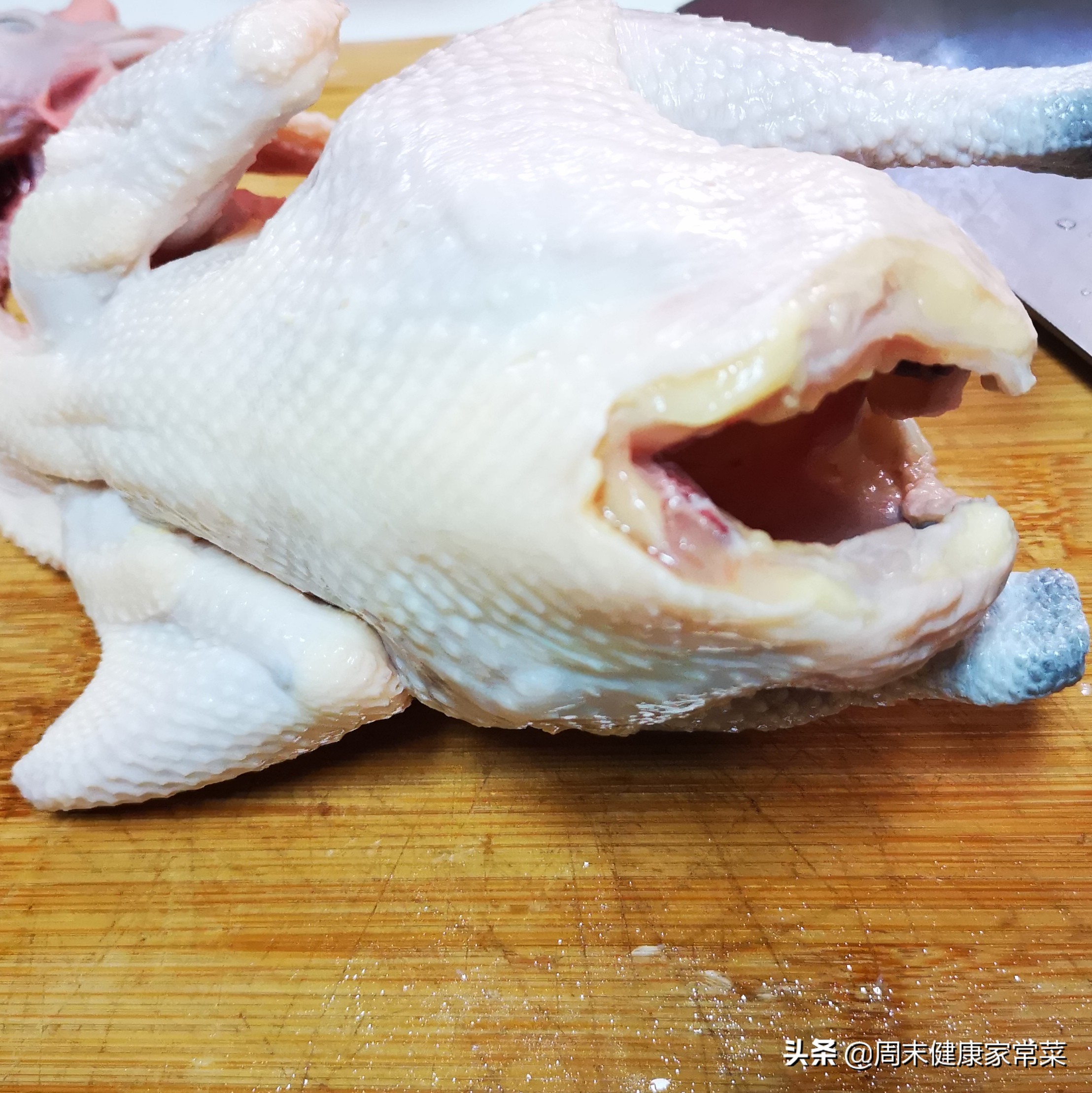 怎么把一只鸡完全脱骨,整只鸡如何完整脱骨