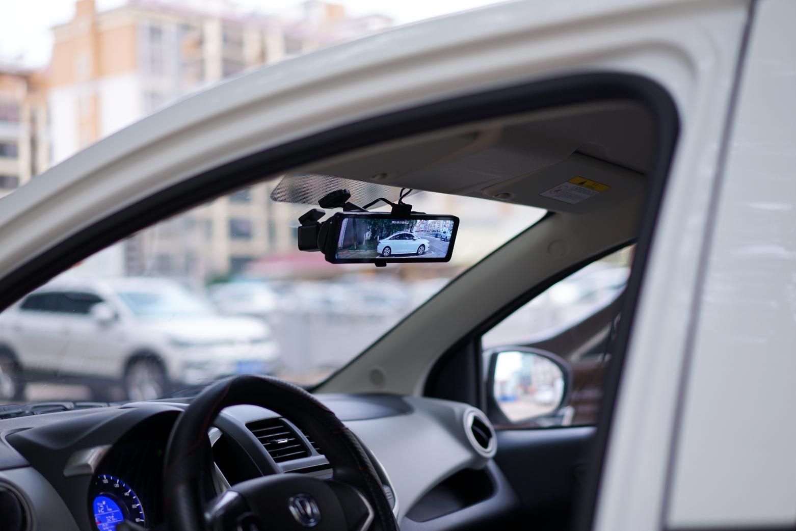 盯盯拍智慧后视镜s5和360的区别,盯盯拍智慧后视镜s5怎么放视频