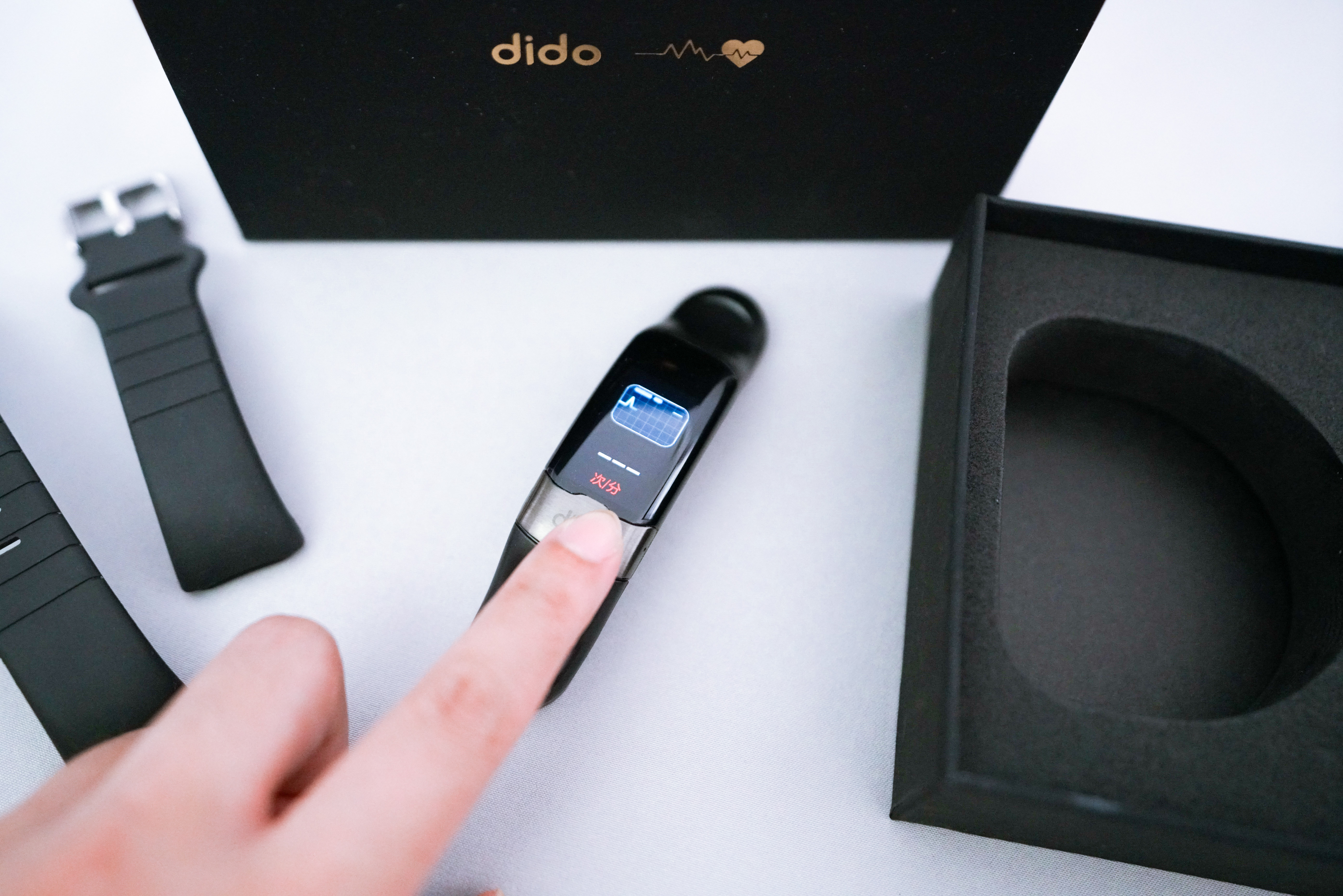 旗舰版智能手环价格,200块钱以内最值得入手的智能手环