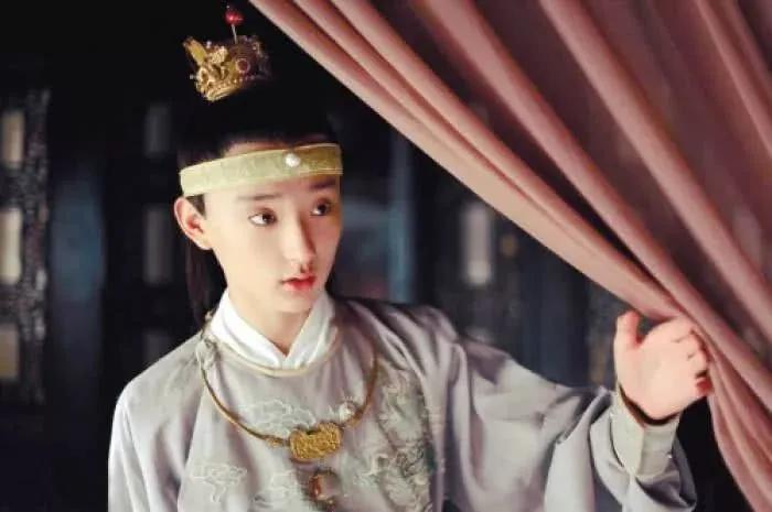 海陆是于小彤的前女友吗,海陆和于小彤谈过吗