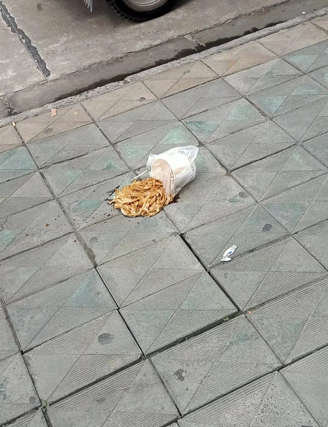 浣犳兂璞＄殑emo鐬棿,璁╀綘emo鐨勭灛闂存湁鍝簺