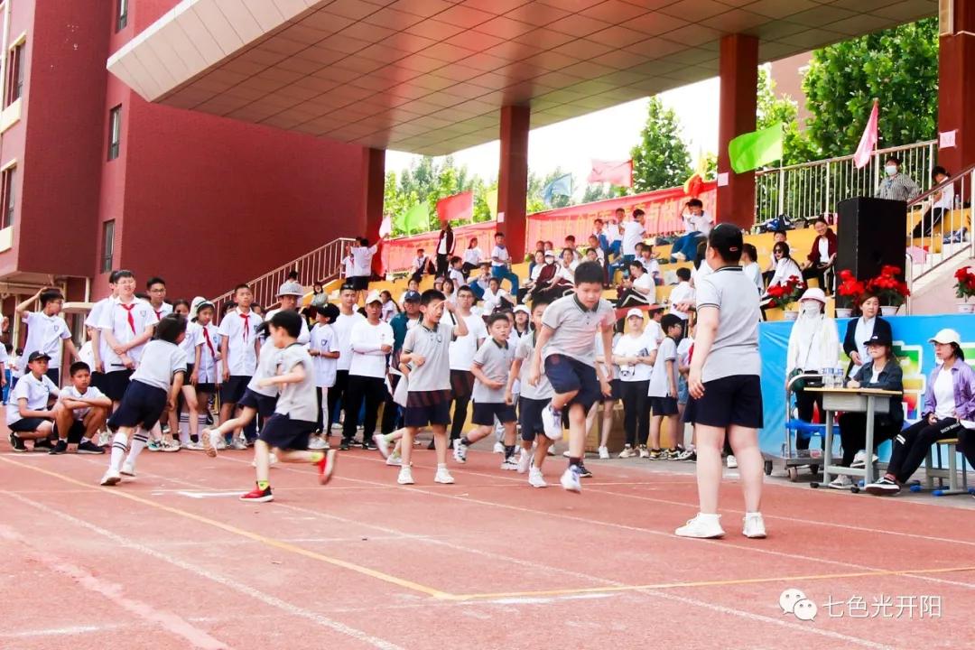 邯郸市七色光开阳学校丛台区,邯郸七色光开阳小学跳绳