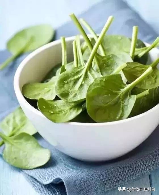 皮肤过敏长红疹用什么药,皮肤过敏长痘看什么科