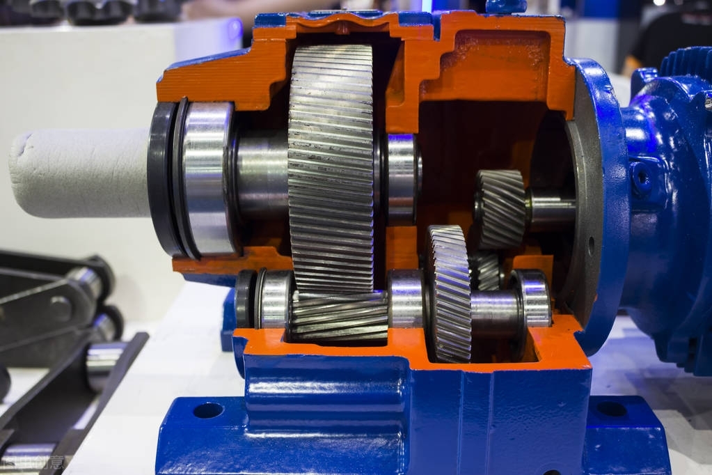 拉丝机设备专用齿轮,拉丝机及辅助设备日常保养有哪些