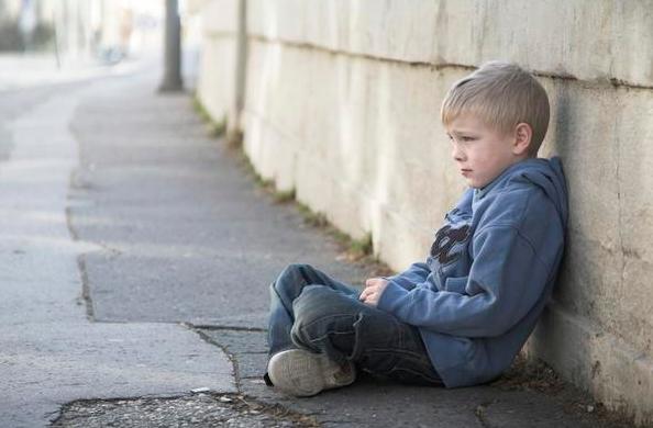 幼儿缺乏安全感怎么跟家长沟通,孩子没有安全感家长怎么办