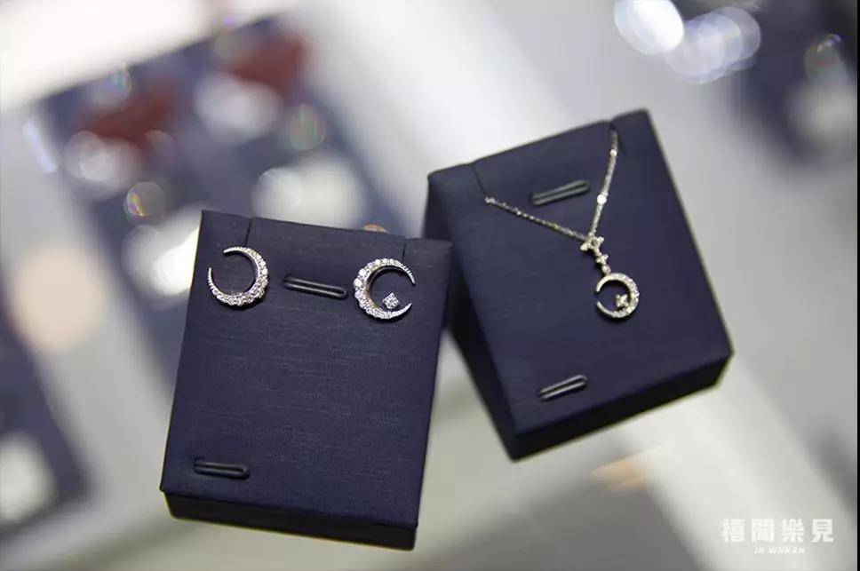 我膨胀了，在武商世贸广场的黄金珠宝手表区逛痴了迷