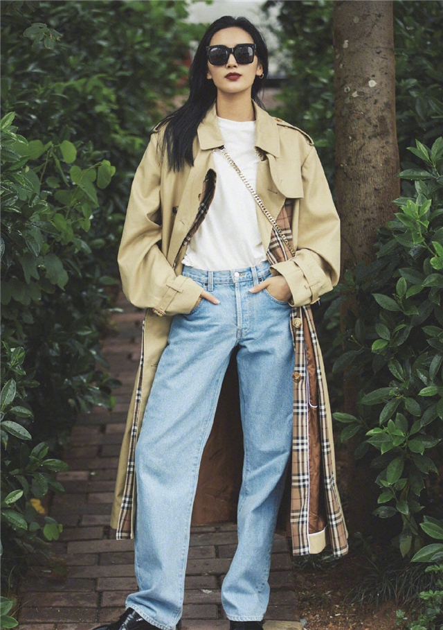 过了40岁的女人多穿些休闲装舒适,40岁适合穿哪种衣服时尚减龄大气