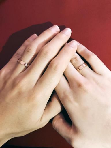 卡地亚的love系列,蒂芙尼对戒vs卡地亚对戒