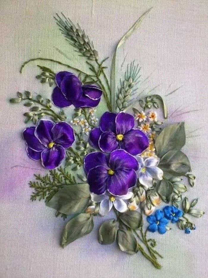 最新流行的十字手工刺绣,两条丝带绣的立体花瓣绣教程