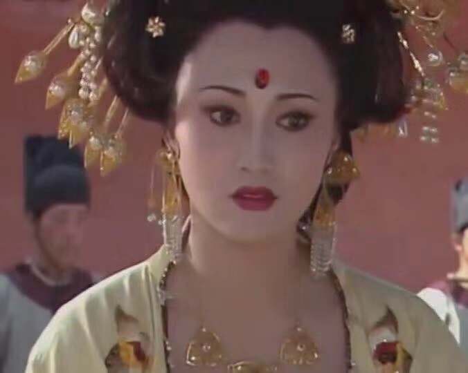 林芳兵25年前还原杨贵妃：增肥30斤，化妆造型堪称“国宝级”！