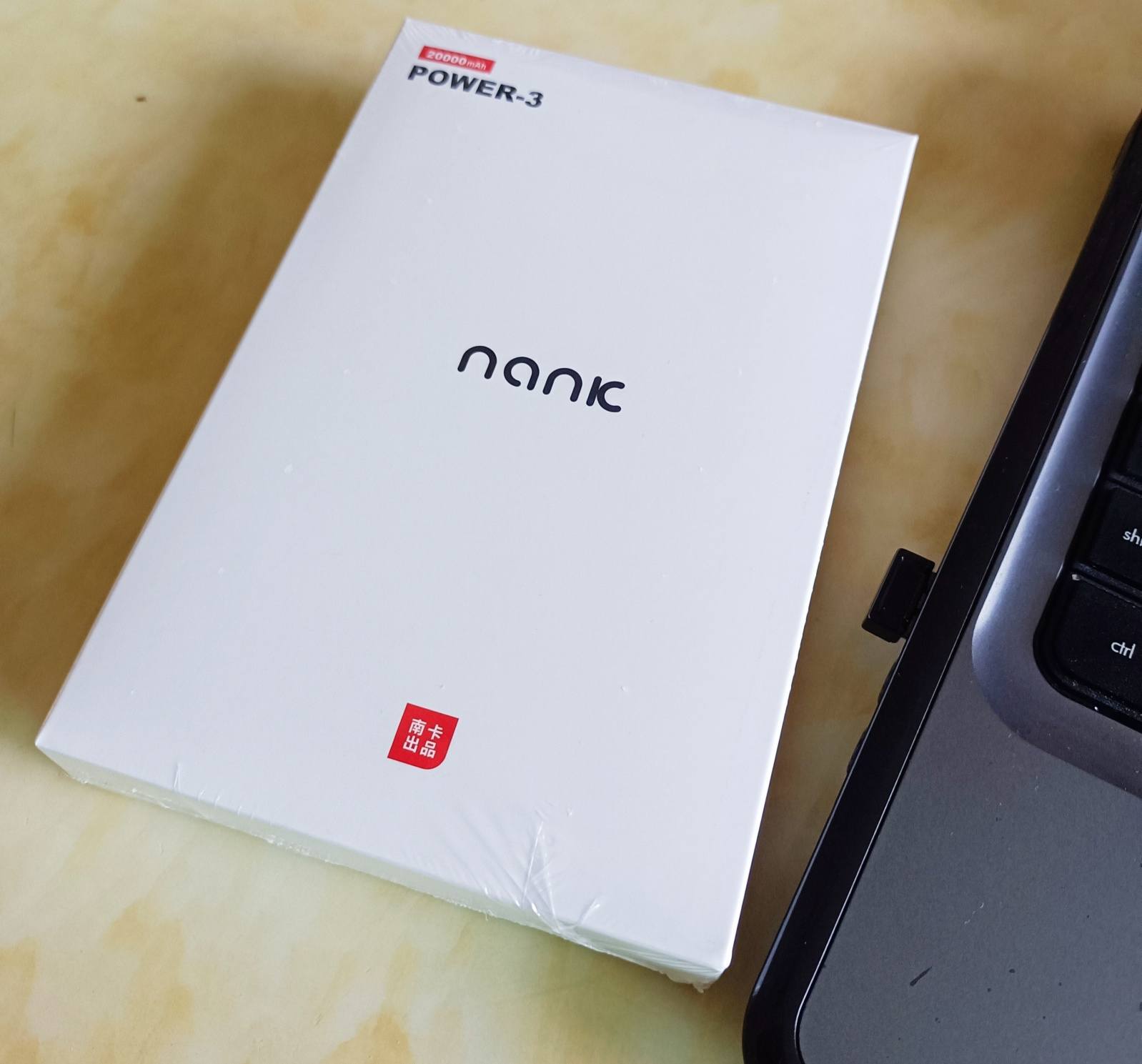 magsafe磁吸充电宝可否吸安卓手机,无线磁吸式充电宝评测安卓