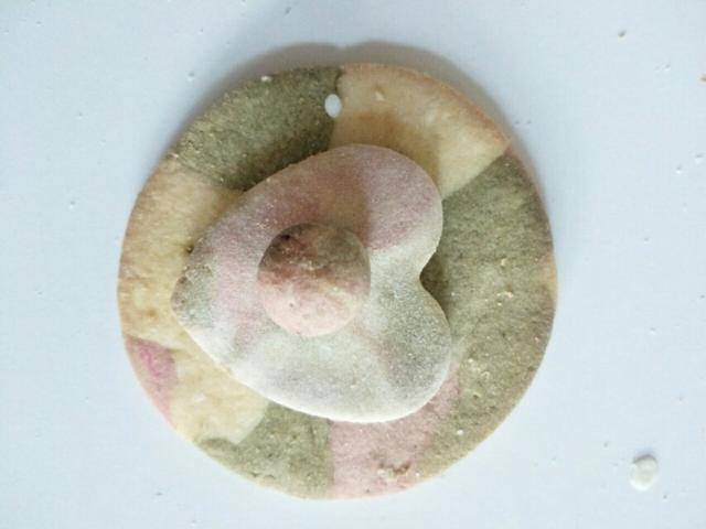 五彩斑斓包装的糖,五颜六色的彩虹糖