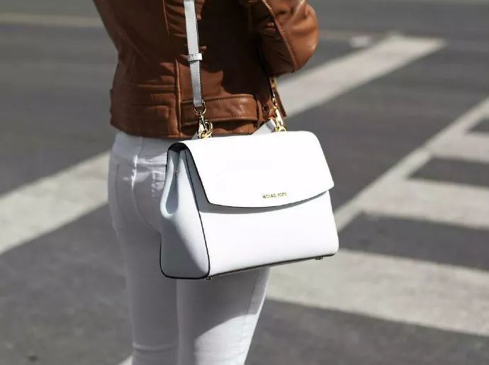 想入手一个大牌包包该怎么入手,千元的包推荐轻奢