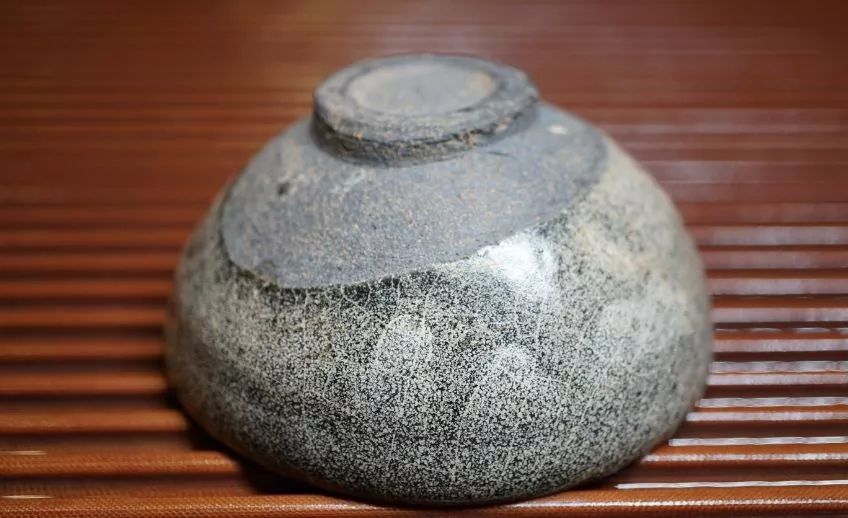 建盏灰背种类,建盏银霜与灰被区别