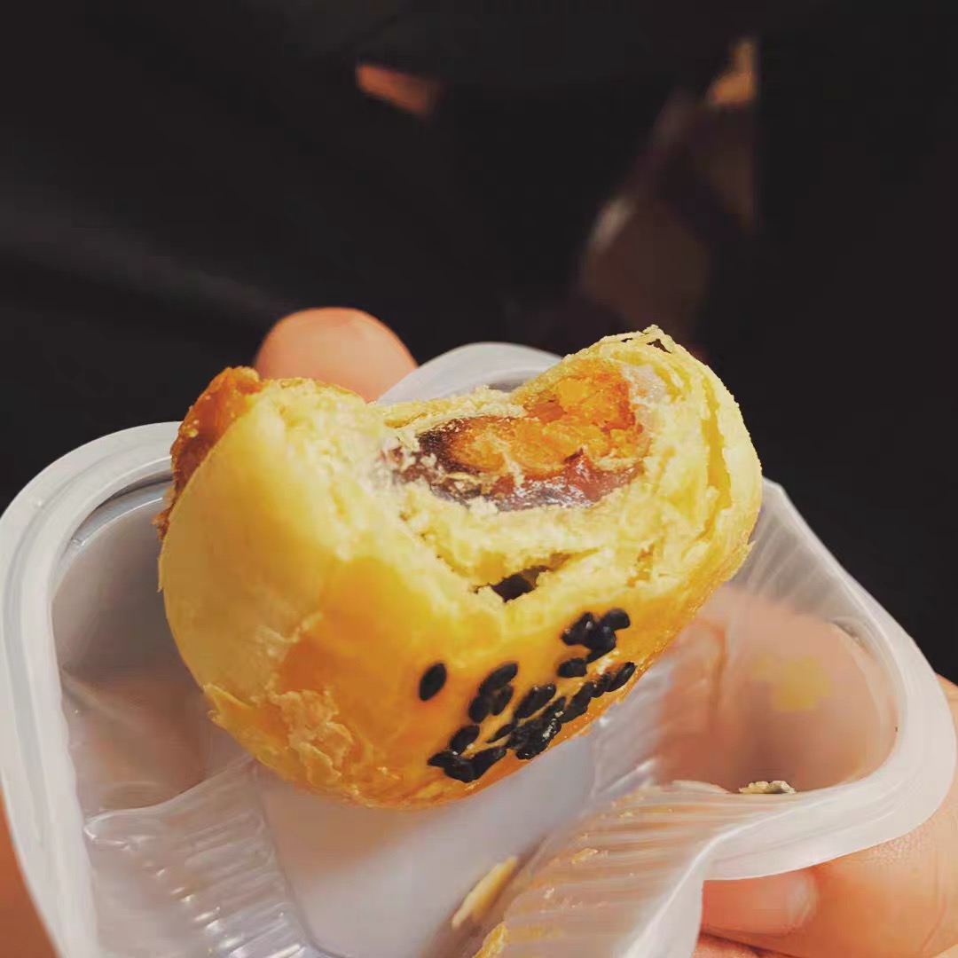 蛋黄酥真的这么好吃吗,好吃不贵的蛋黄酥来了快来选购吧