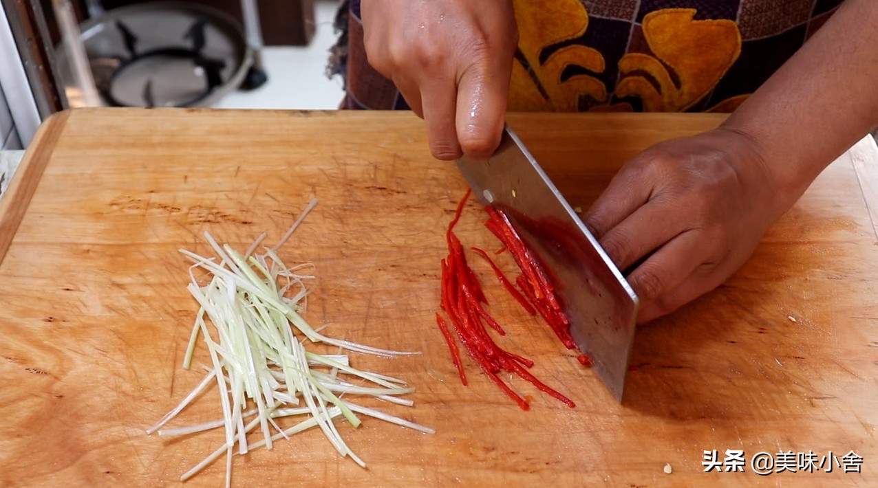 清蒸鲈鱼的做法记住这三步,清蒸鲈鱼做法详细鲜嫩入味无腥味