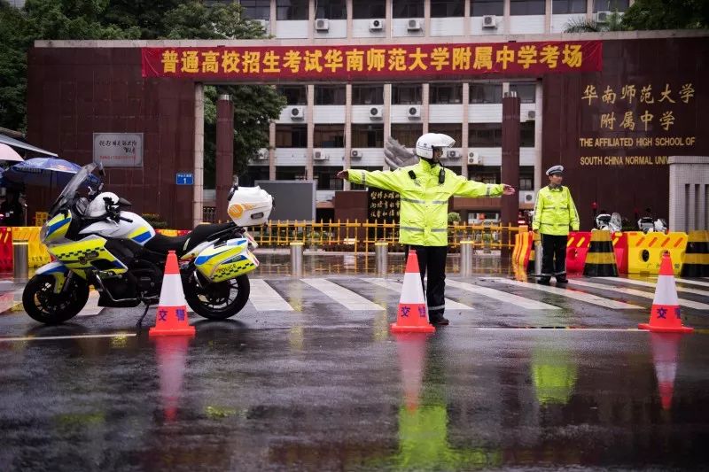 近几年的语文作文题目广东,1998年广东高考作文题目