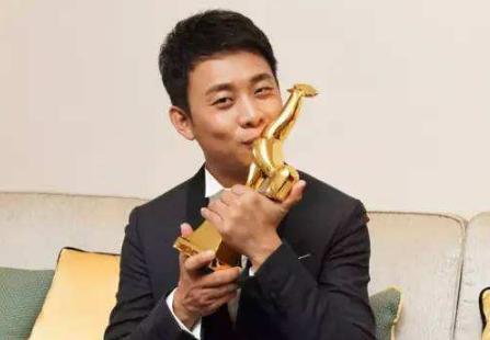 张译和陈松伶为什么会选择丁克,张译为何娶大6岁二婚妻子带孩子