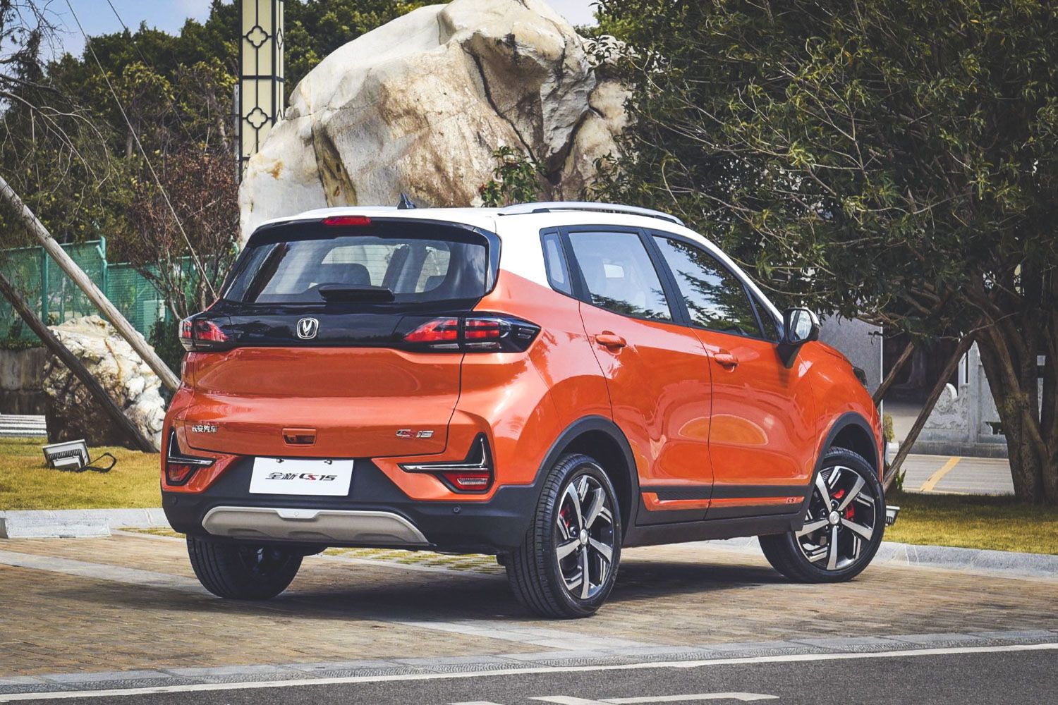 长安性价比最高suv家用,售6.19万元起长安全新cs15上市