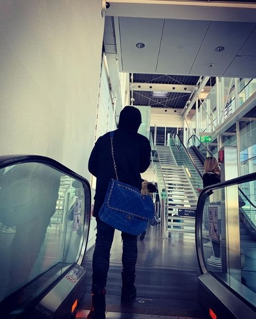 香奈儿帆布包offwhite联名款,香奈儿联名款帆布包