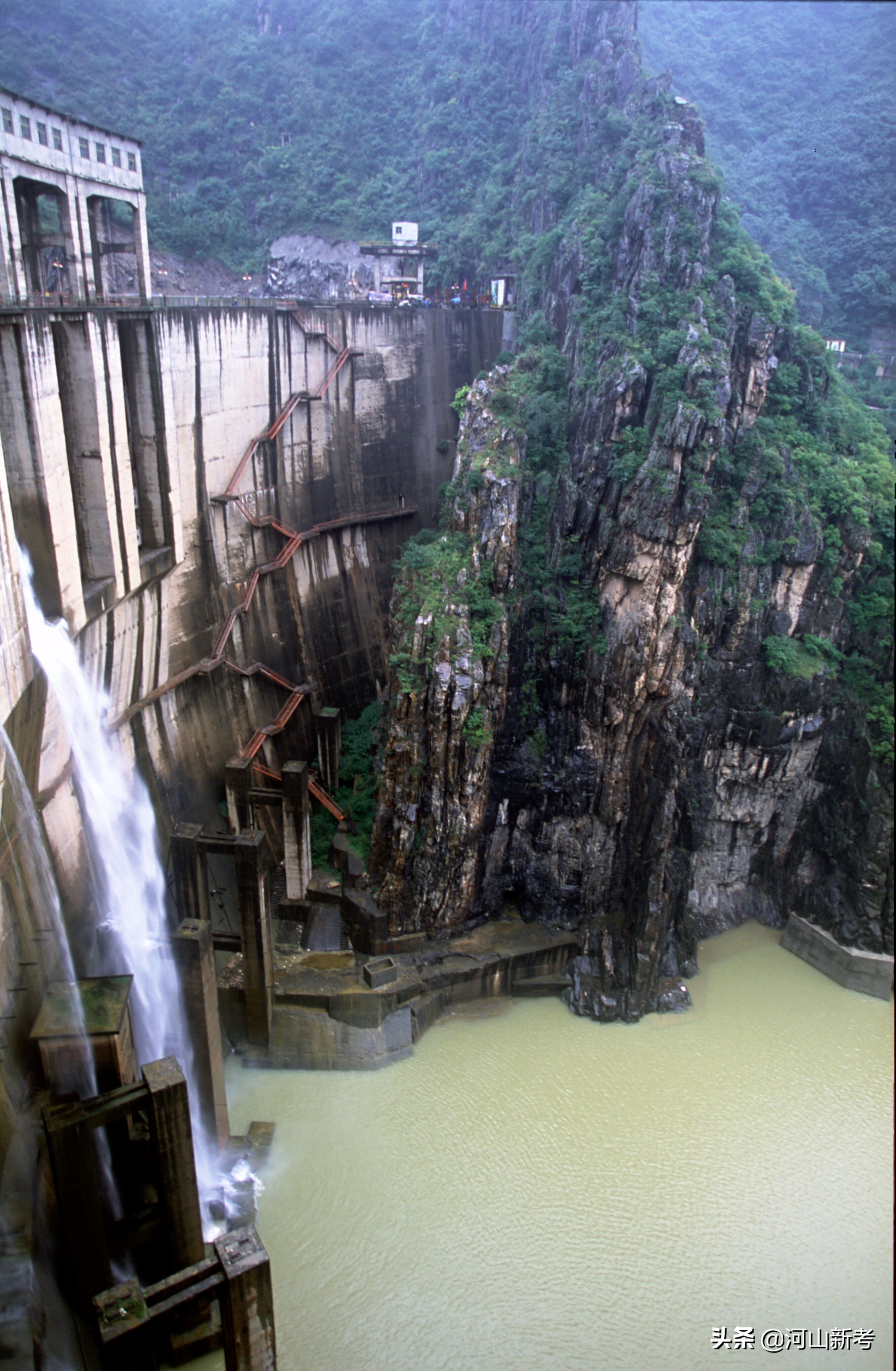 古栈道是如何修建的,古栈道是怎么建造的