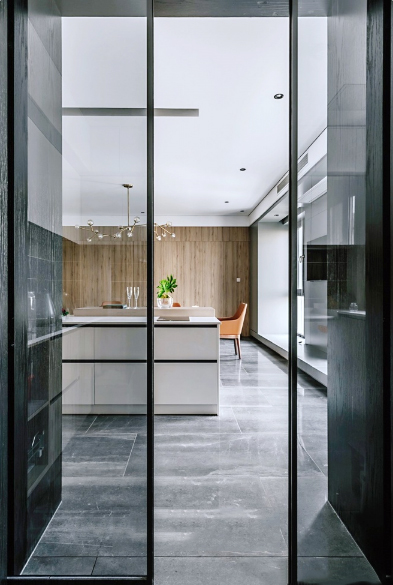 整面墙都做玻璃隔断好看吗,房屋玻璃隔断墙的最佳方法