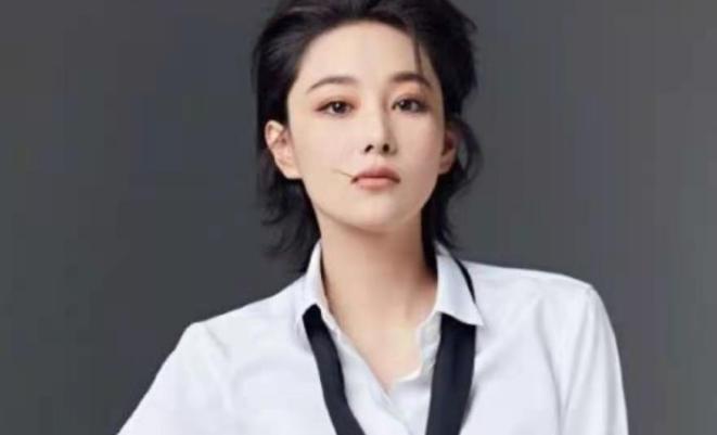 张馨予被粉丝指责完整视频,张馨予担任世界杯足球宝贝视频